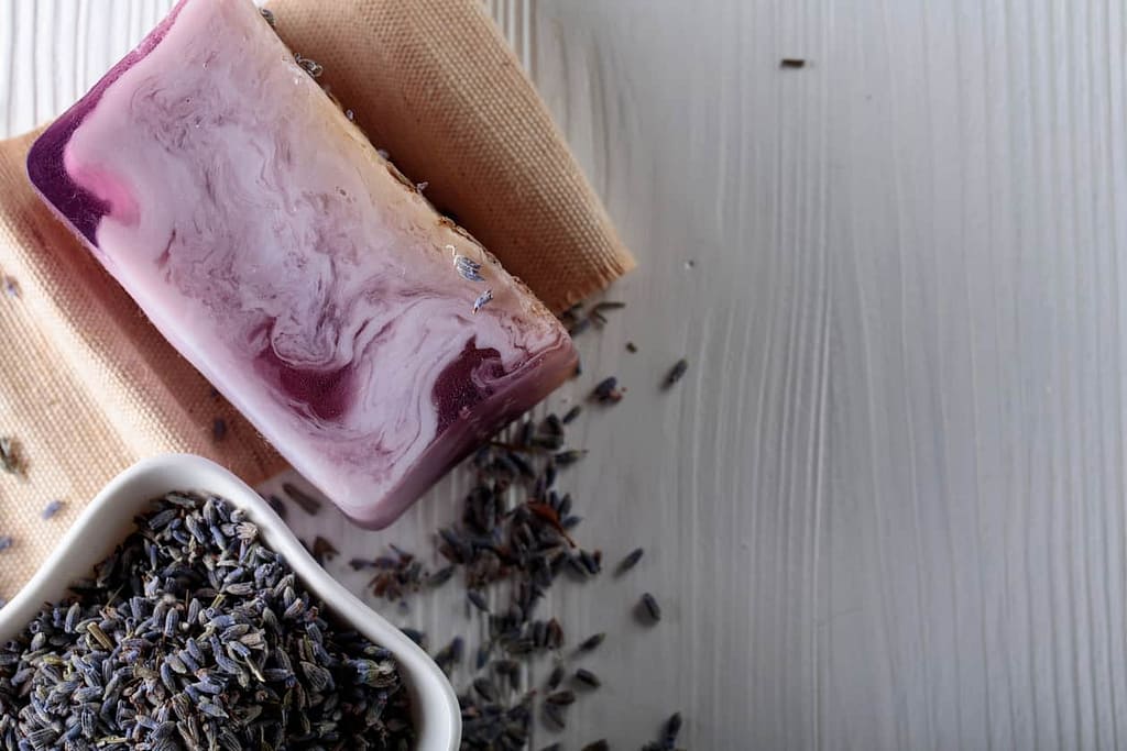 How to make soap? You need some ingredients, prudence and a method. Remember it is a chemical process that needs care and attention.