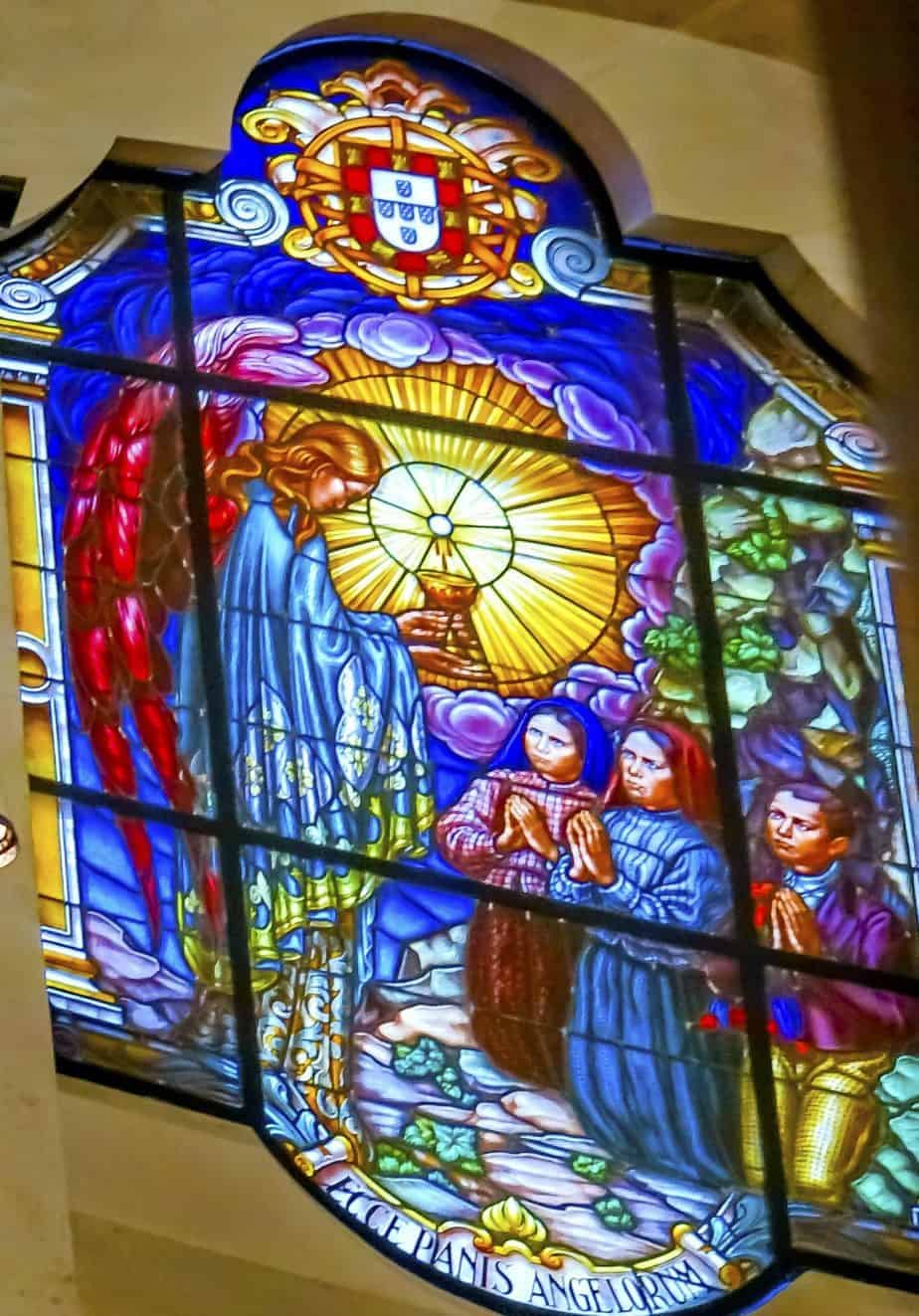 The angel of peace of Fatima.
Jacinta, her brother Francesco and Lucia their niece saw the virgin Mary in Fatima urging them to pray the rosary